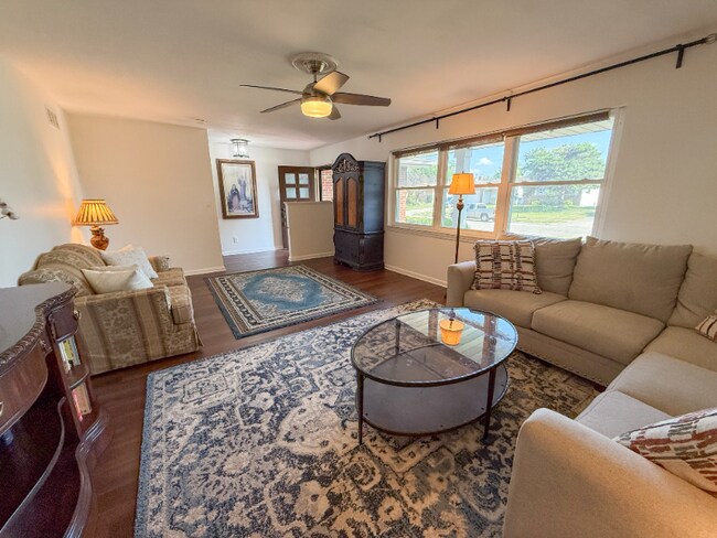 Foto del edificio - 3084 Sawyer Dr