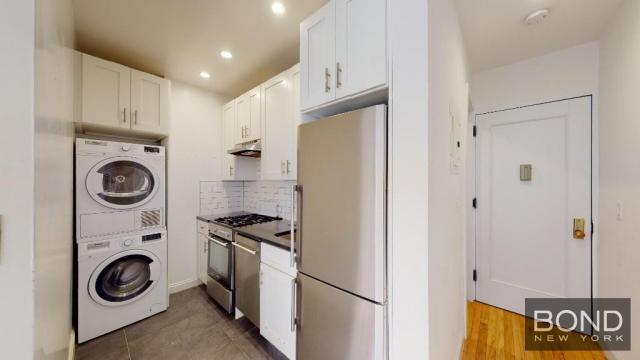 Primary Photo - 3 bedroom in New York NY 10128