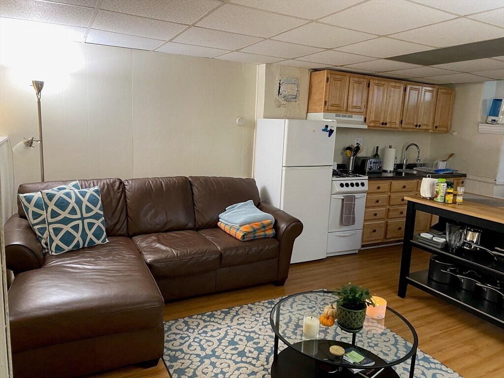 172 Marlborough St Unit BF, Boston, MA 02116 Room for Rent in Boston, MA