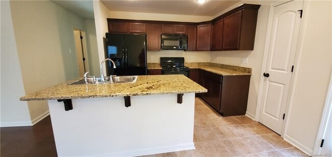 Building Photo - 317 Long Hill Dr