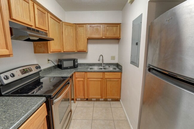 Building Photo - 3055 Martin St