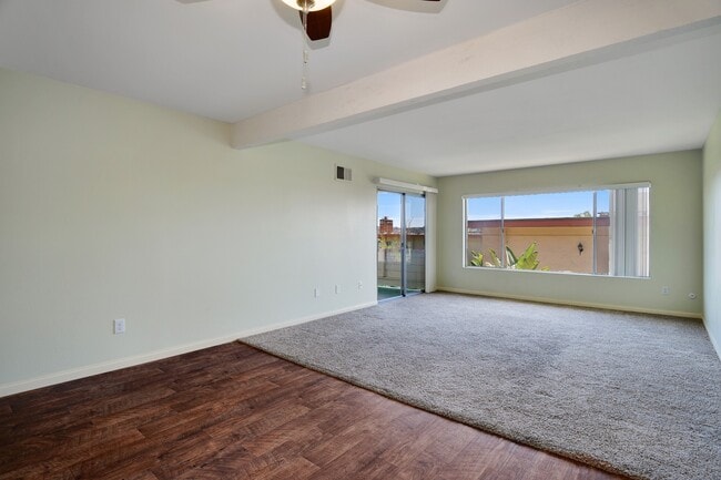 Building Photo - 2 bedroom 2 bath condo for rent in San Car...