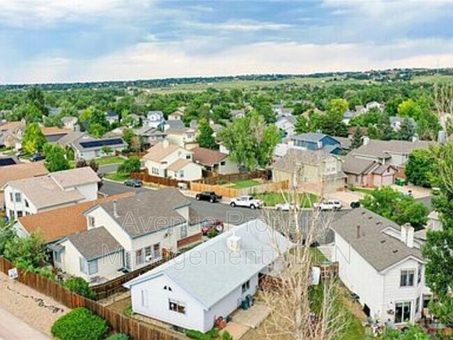 Foto del edificio - 8871 Cloverleaf Cir