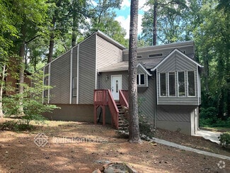 Building Photo - 261 Rustic Ridge Dr NE