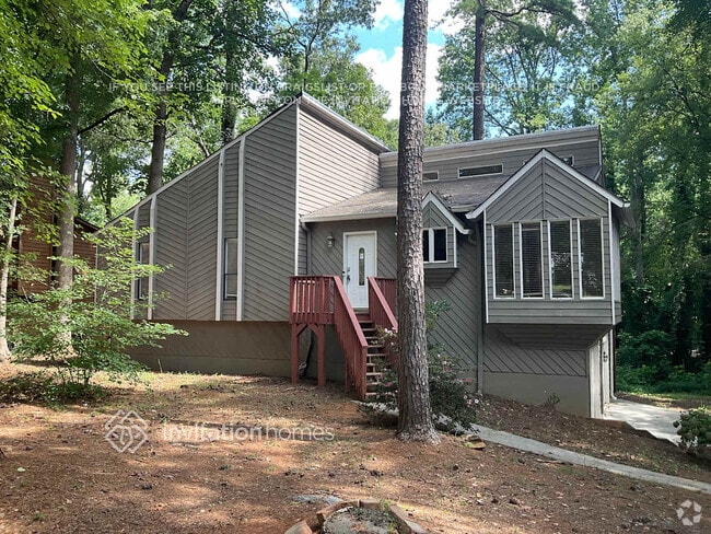 Building Photo - 261 Rustic Ridge Dr NE