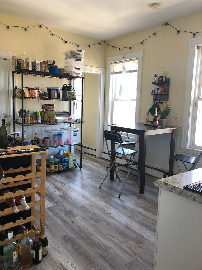 Building Photo - 38 Cherokee St