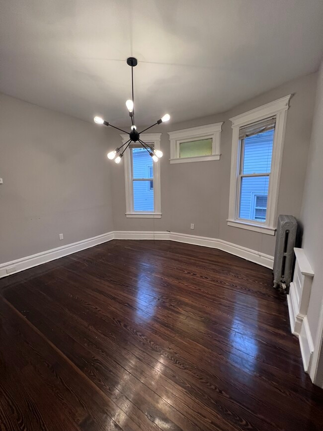 Building Photo - 29 Hilton St