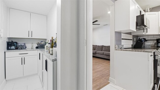 Building Photo - 1416 E Frierson Ave