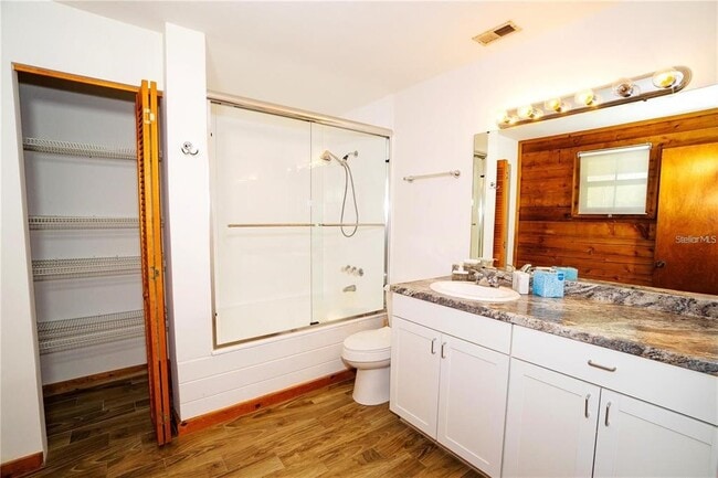 Foto del edificio - 6108 Lynn Rd