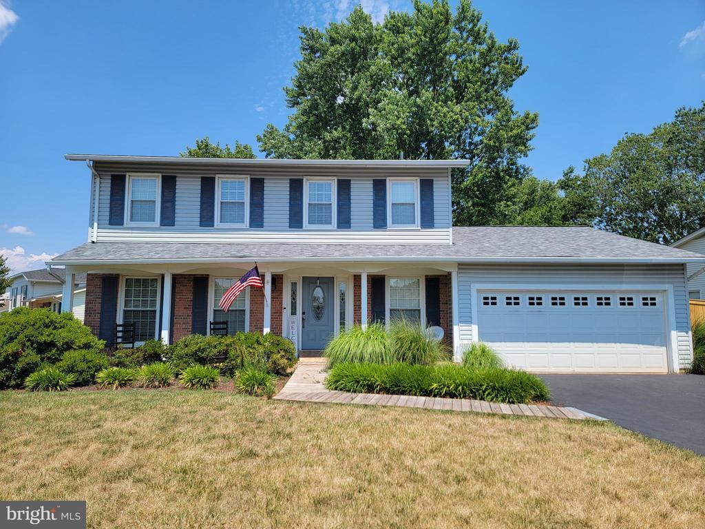 Foto principal - 8943 Sweetbriar St
