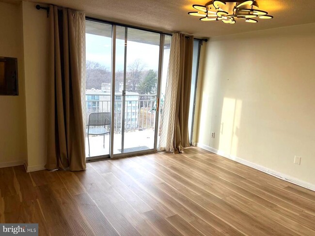 Foto del edificio - 1836 Metzerott Rd