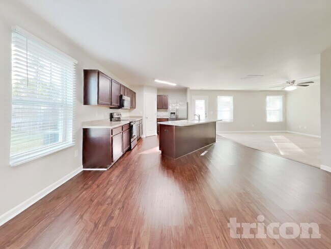 Foto del edificio - 226 Hallow Oak St