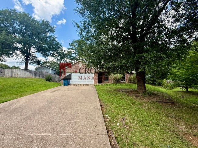 Foto del edificio - Tour Today! 4 Bedroom 2 Bathroom Home in Lindale!