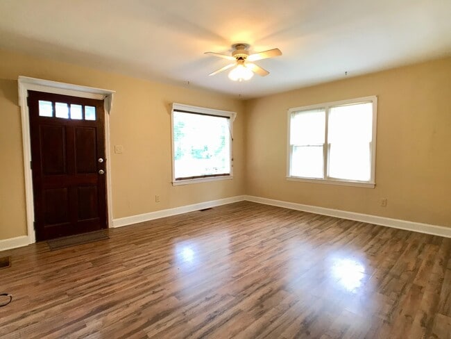 Building Photo - Cozy West Asheville Cottage on Corner Lot