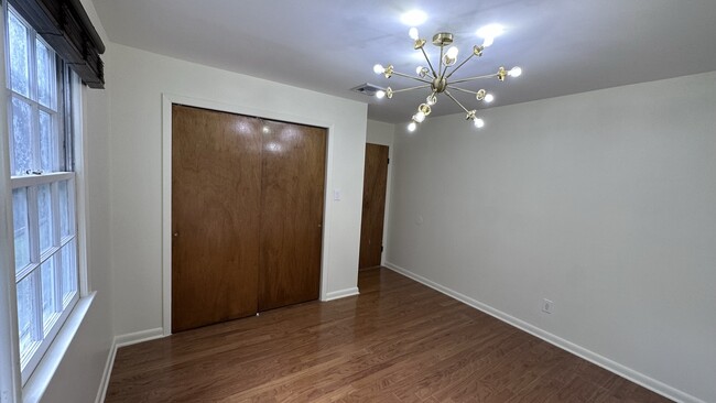 Foto del edificio - 211 Linden Ave