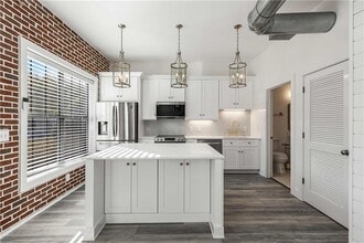 Building Photo - 791 Wylie St SE