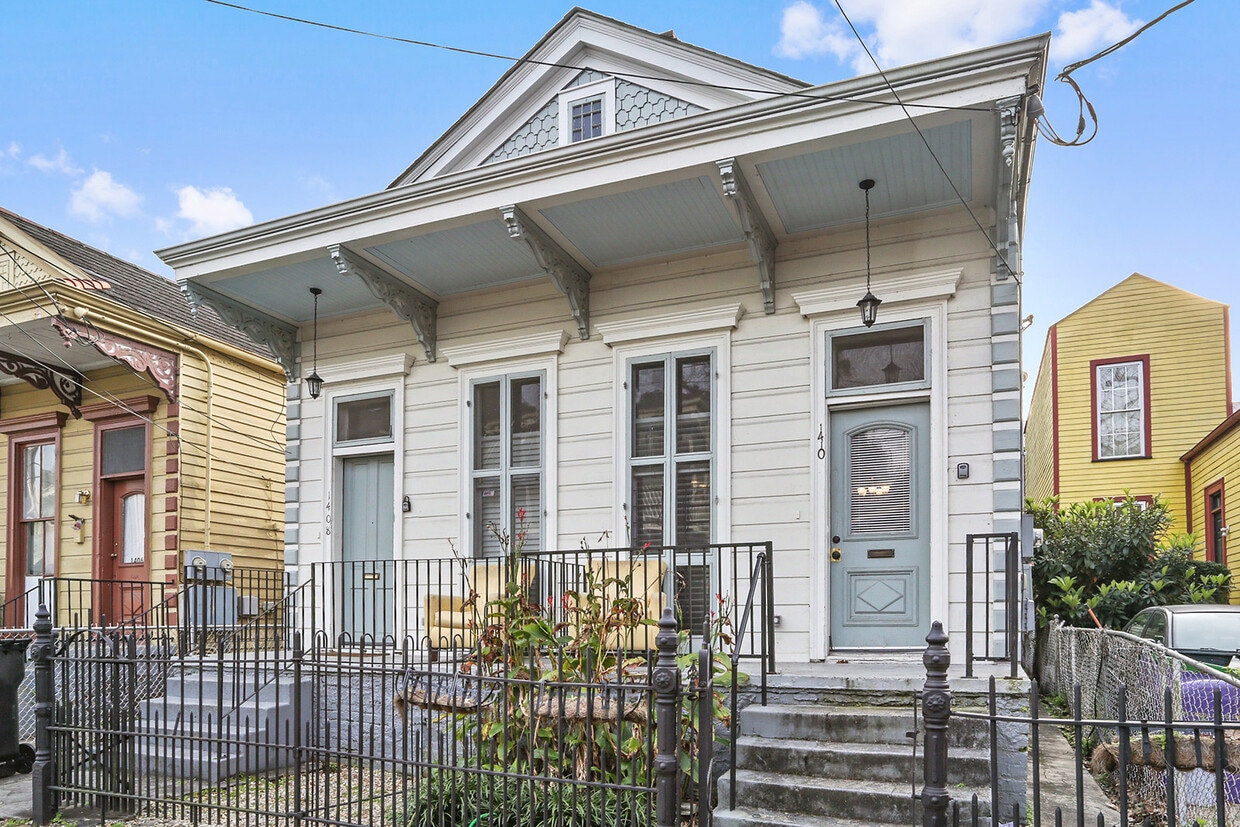 1410 Constance- right - 1410 Constance- right