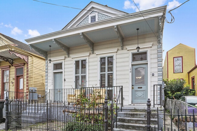 1410 Constance- right - 1410 Constance- right House