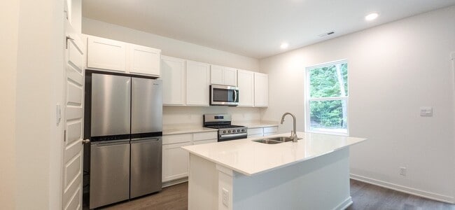 Building Photo - 4215 Viceroy St