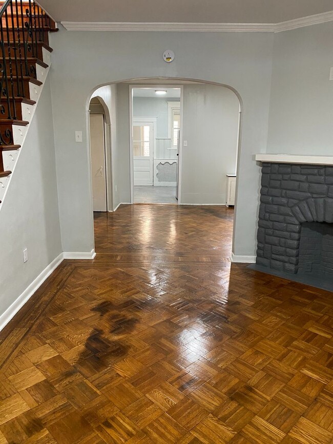 Building Photo - Charming 3-Bedroom Townhome in Olney-Oak L...
