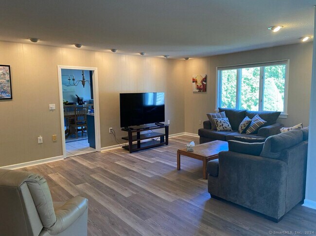 Building Photo - 85 Admiral Dr