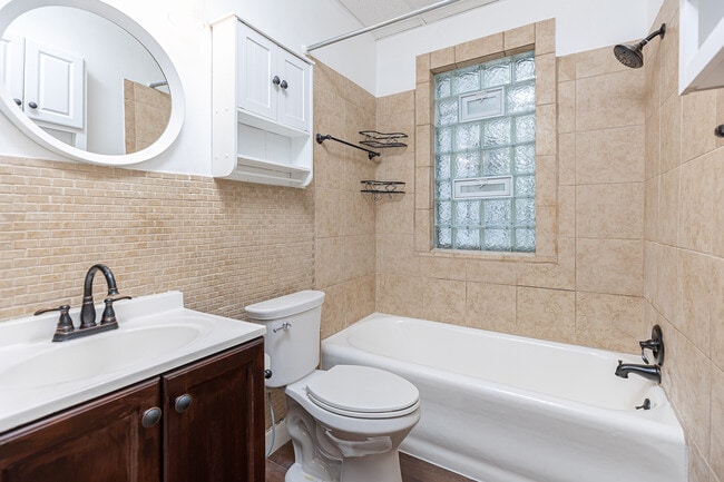Full Bath Room - 1155 Virginia Park St