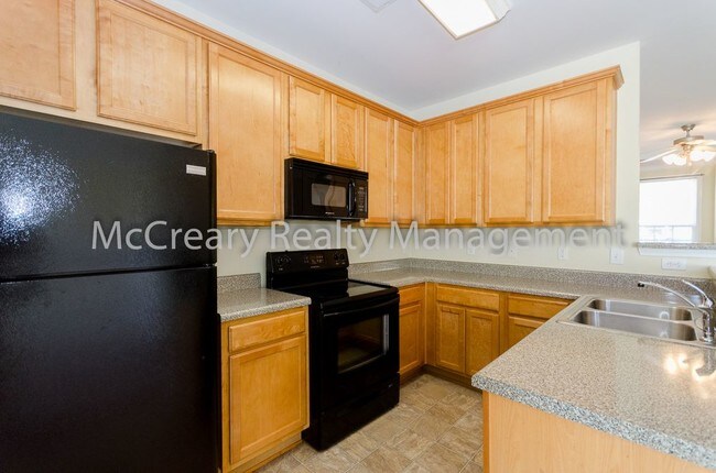 Building Photo - 1750 Heights Cir NW
