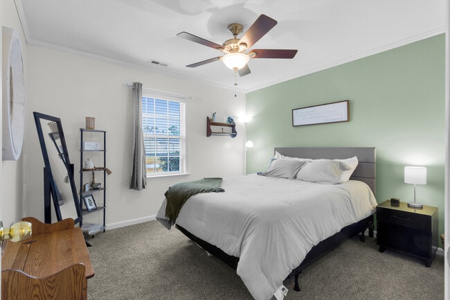 Foto del edificio - 158 Oakley Dr