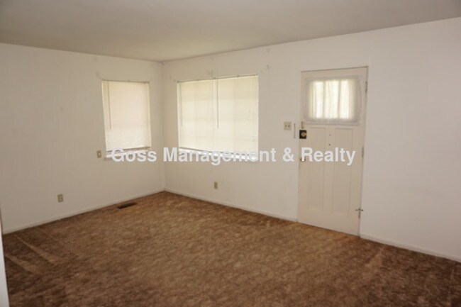 Building Photo - 2302 Durwood Rd