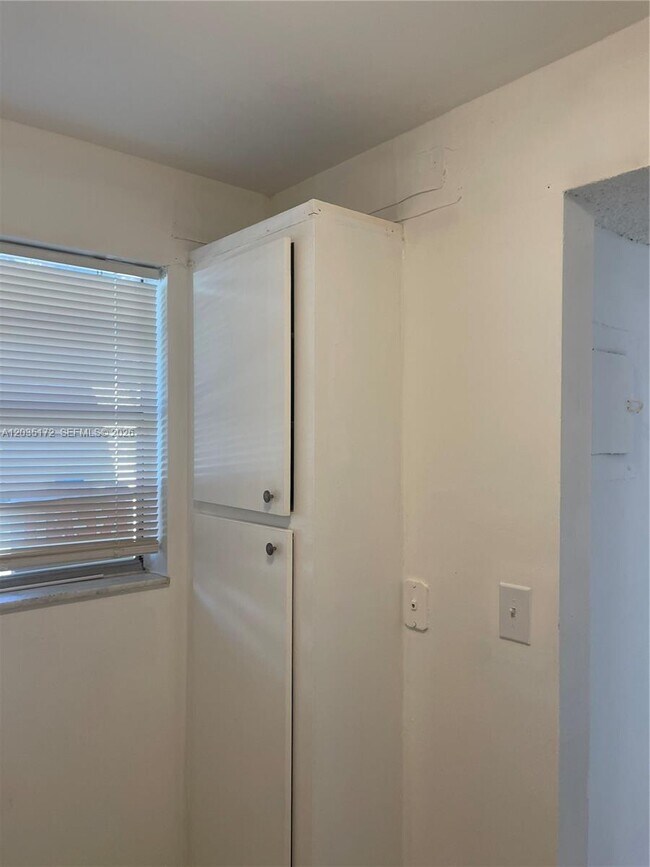 Building Photo - 17255 SW 95th Ave