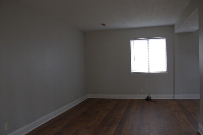 Foto del edificio - 2714 Clayton Dr NW