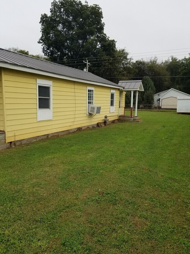 Building Photo - 507 S Nashville Ave