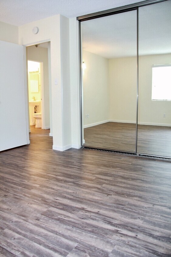 Foto del edificio - Large 2 Bed, 1 Bath in Beautiful Mission H...