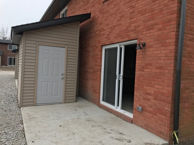 Building Photo - 304 Biggs Dr