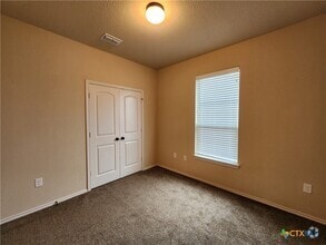 Building Photo - 720 Creekside Cir