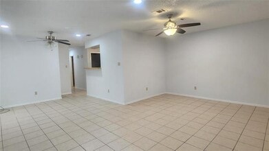 Building Photo - 123 Prairie Creek Cir