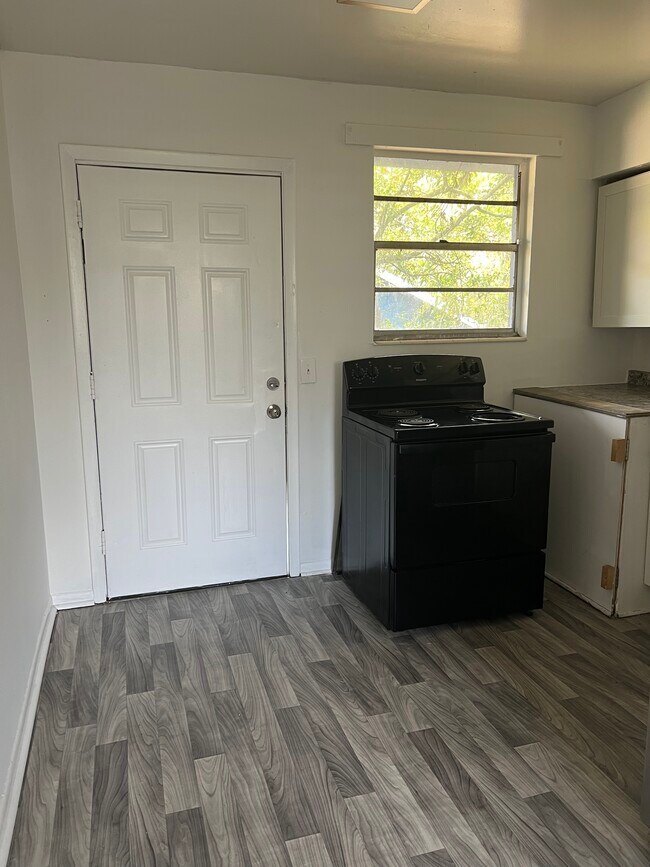 Foto del edificio - 1554 W 22nd St