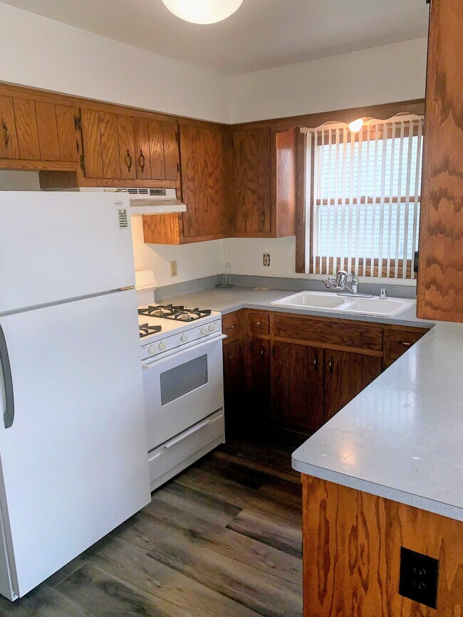 Cocina - 6169 S Barland Ave