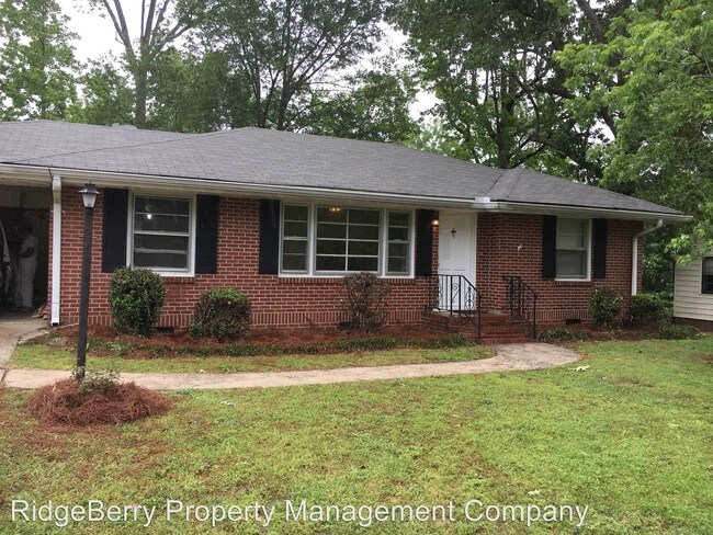 Building Photo - 3 br, 1 bath House - 11 John Ross Dr.