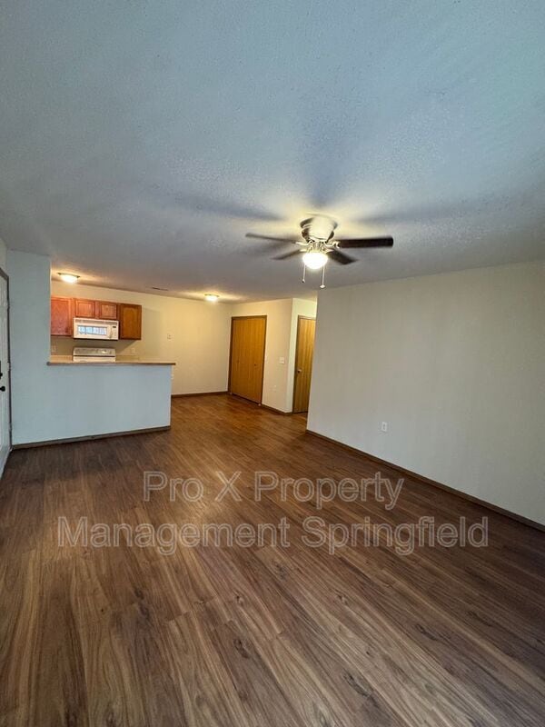 Building Photo - 2119 Southfork Dr