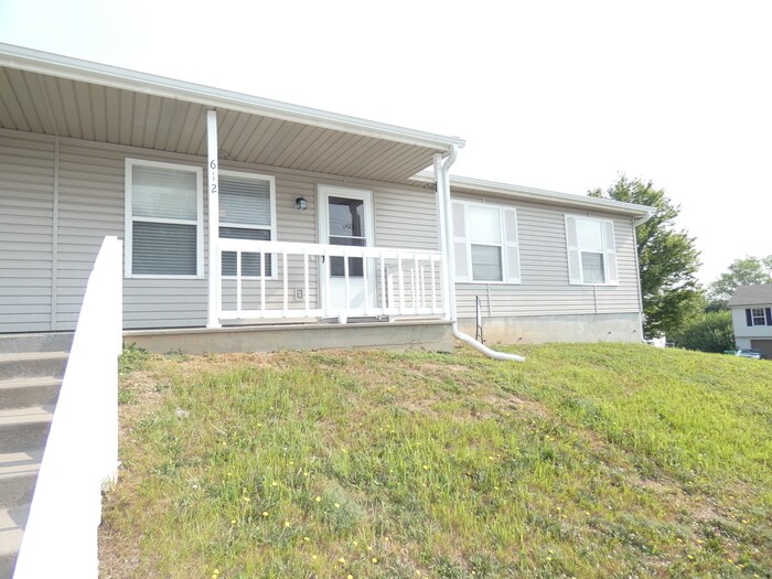 3612 NE 72nd St, Gladstone, MO 64119 Townhome Rentals in Gladstone MO