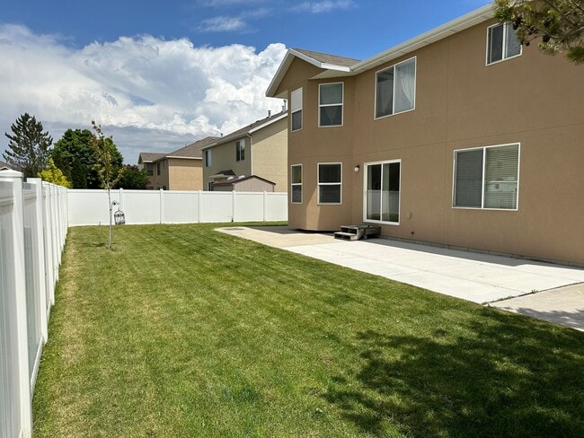 Building Photo - 458 S 2970 W