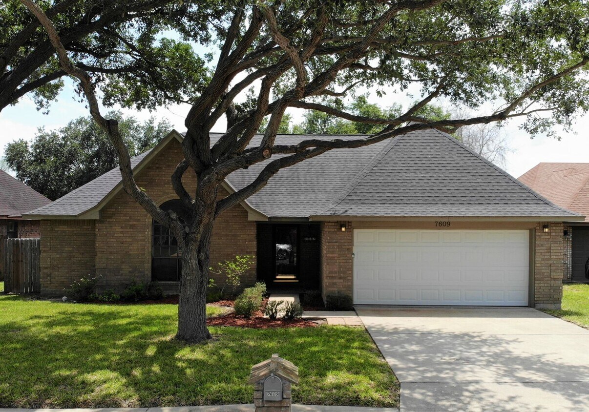 Foto principal - 3Bed/2Bath in Mcallen TX Now Available ( T...