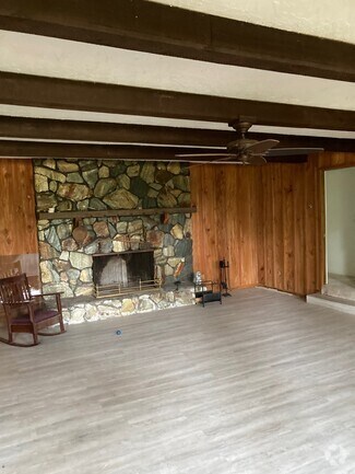 Building Photo - 1750 Braxton Bragg Ln