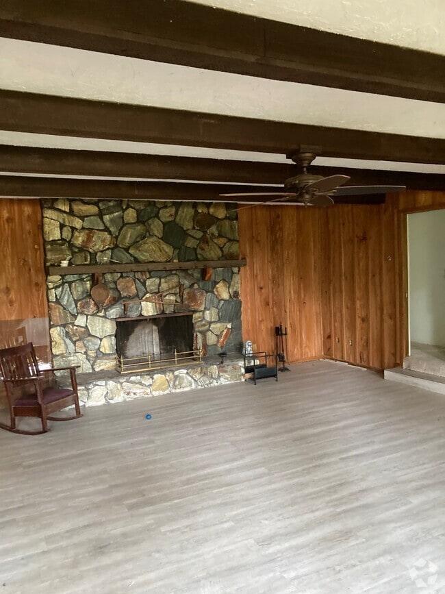 Building Photo - 1750 Braxton Bragg Ln