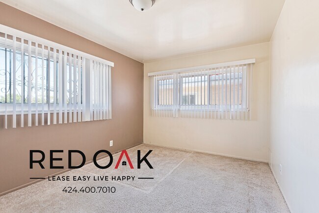 Foto del edificio - Recently Remodeled Two Bedroom with Expans...