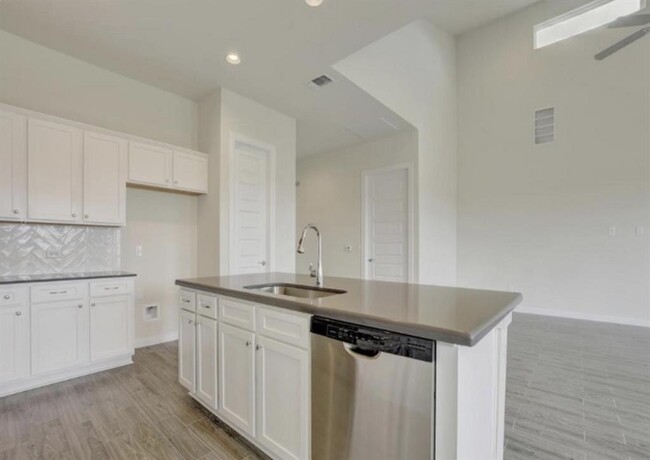 Building Photo - 10917 Charger Wy