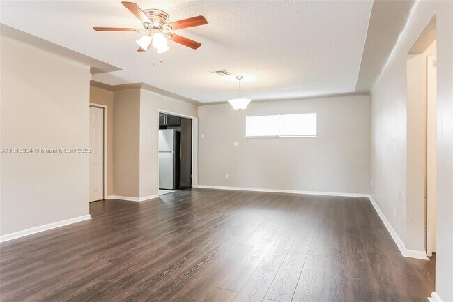 Foto del edificio - 1565 NW 6th Ave