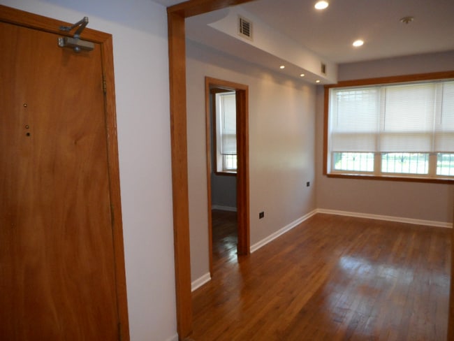 Photo - 4618 W Jackson Blvd Apartment