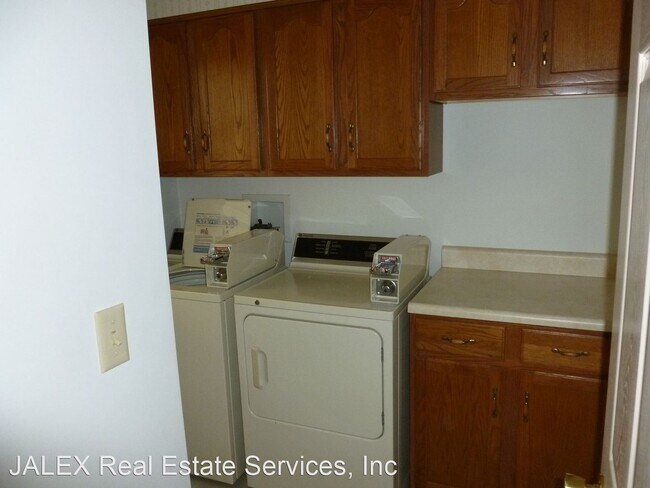 Building Photo - 4 br, 4.5 bath House - 112 N Penn St